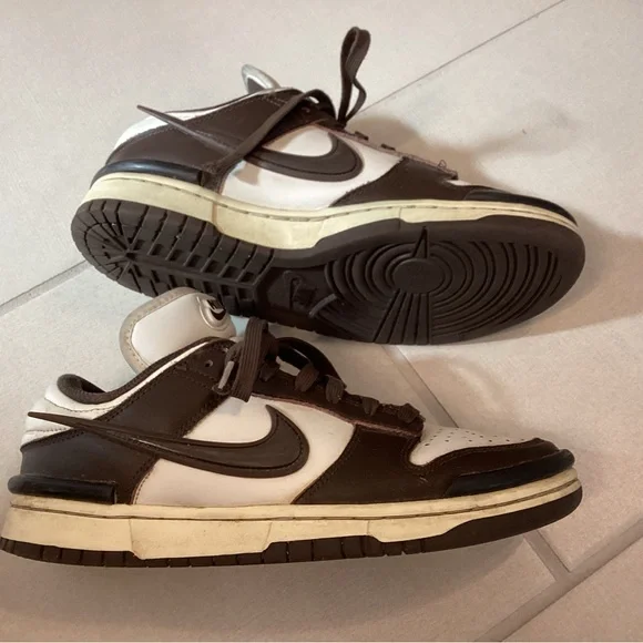 Nike Women’s Dunk Low Shoes - Picture 3 of 5